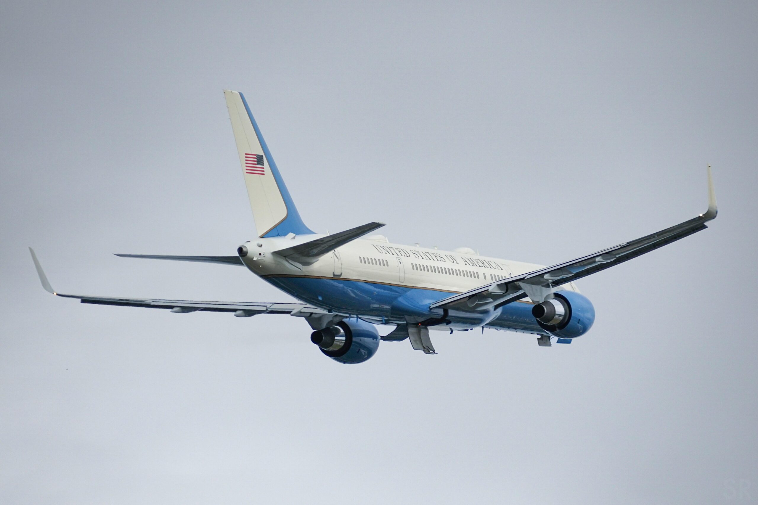 Kamala Harris Escapes New York Airport Shortly Before Trump Lands.