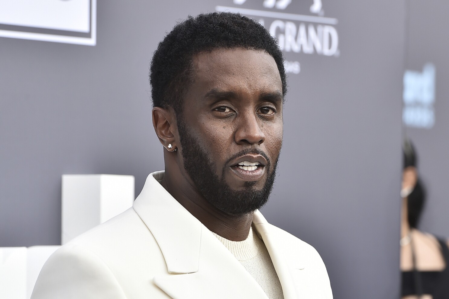 Federal Agents Raid Sean “Diddy” Combs’ Jail Cell, Seize Handwritten Notes on Defense Strategy